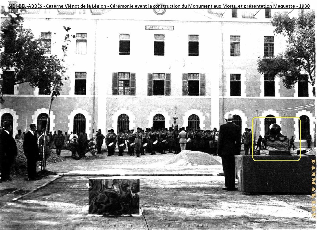 2351- Sidi-Bel-Abbes - Legion - Caserne Vienot - Ceremonie avant construction du Monument et Maquette - 1930.jpg